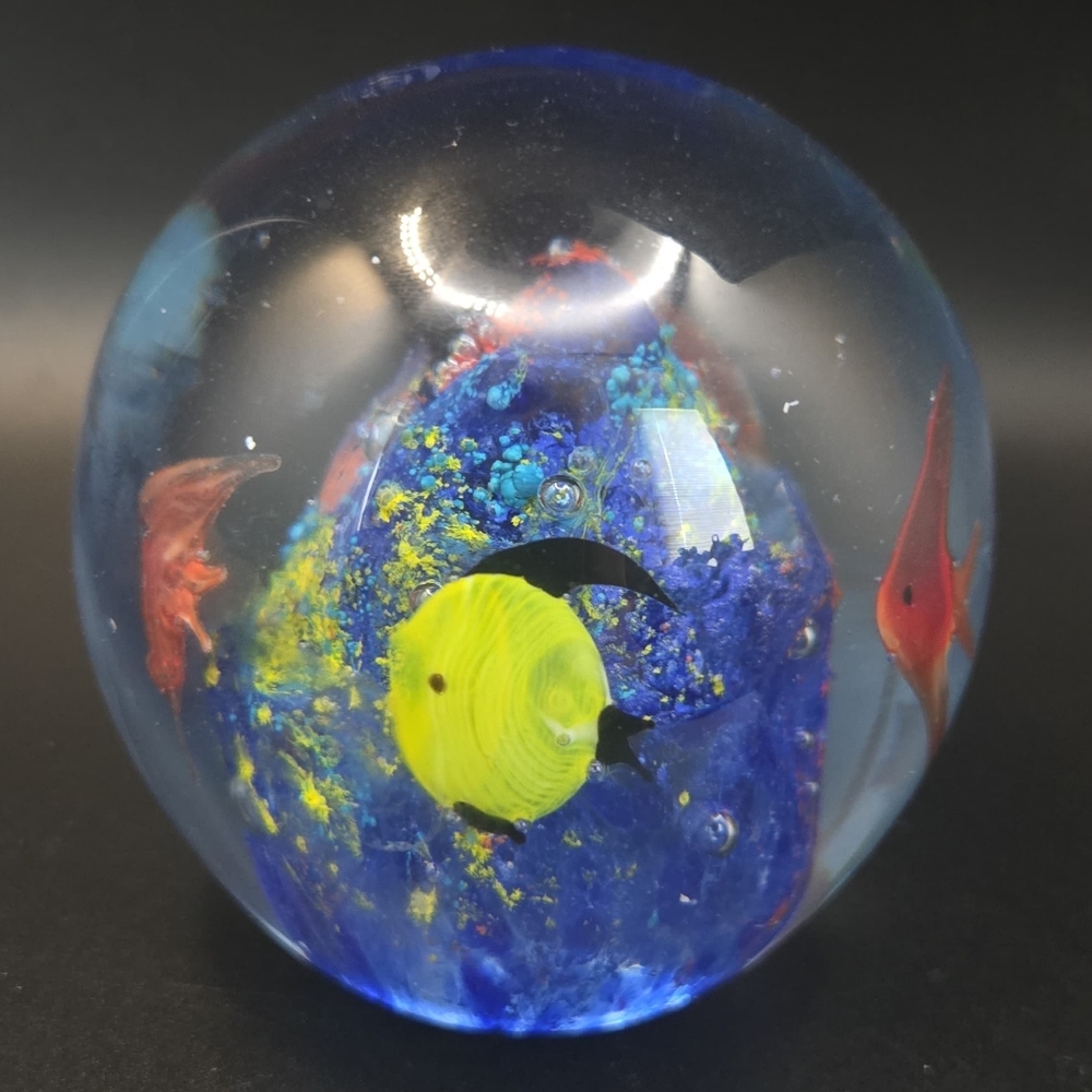 Vintage Italian Murano Fish Aquarium Collectors Paperweight Decor Ball Art - Picture 3 of 6